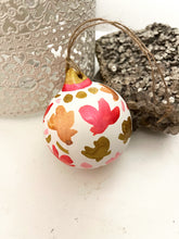 Load image into Gallery viewer, Bauble #4