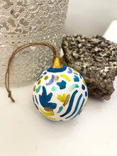 Load image into Gallery viewer, Bauble #8