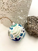 Load image into Gallery viewer, Bauble #5
